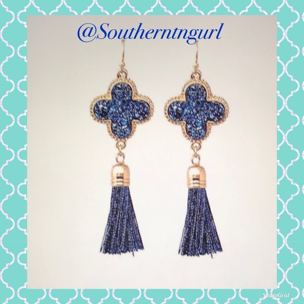 JUST IN⭐️Rhinestone Tassel  Earrings
